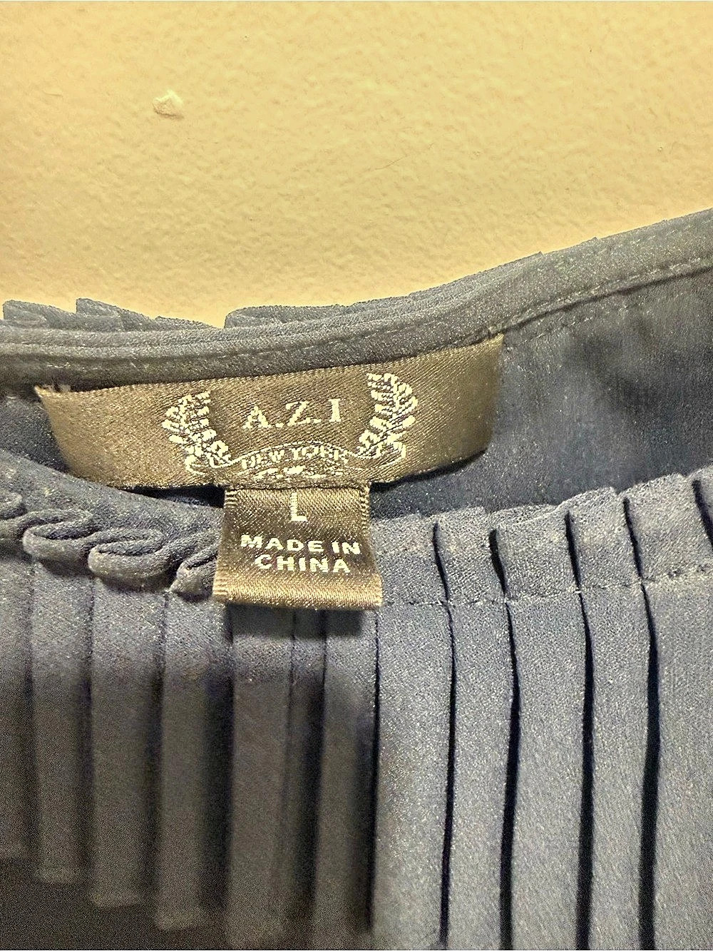 BZI Pleated Ruffle Tank in Blue Size Large - Picture 3 of 3